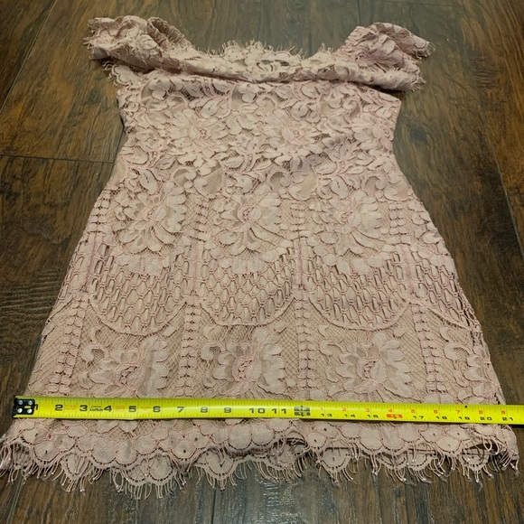 Wayf off the shoulder lace mini dress - Picture 13 of 15